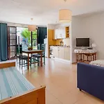Cozy Getaway W/ Pool In Vilamoura By Lovelystay