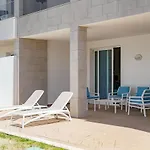 Lagos Design Apartment 2 With Pool By Homing