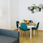 Host Wise - Sweet & Sunny Flat - Ace Location