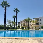 Beautiful Apartment With Shared Pool,Vila Da Praia