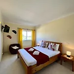 Alvor Paradise With Pool By Homing