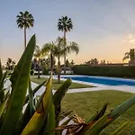 Amazing Apartment With Pool View