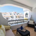 Spacious Two Bedroom Apt, 200M From The Beach