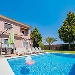 Fabulous Linked Villa in Armacao de Pera, Algarve