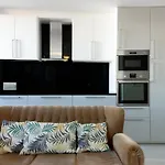 B07 - Maria Vitoria Apartment In Lagos Center