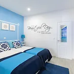 Chez Downtown Charm - Your Seaside Dream!