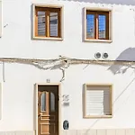 Summer Breeze Apartment, In The Historic Centre Of Lagos