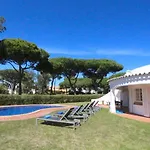 Traditional Portuguese Villa 5 Bedrooms Villa Girassol Prime Location Close To Restaurants Bars Vilamoura
