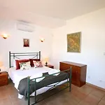 Traditional Portuguese Villa 5 Bedrooms Villa Girassol Prime Location Close To Restaurants Bars Vilamoura