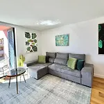 One - Luxurious Apartment By Hd Properties