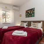 Casa Cinquenta E Um