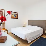 C08 - Vista Baia Apartment In Lagos Center