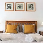 Lovely Apartment In Carvoeiro By The Beach