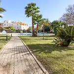 Place In The Sun - Free Out Door Jacuzzi - By Bedzy