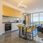 Marina View Apartment By Vilamourasun