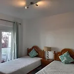 Regueiro Quarteira Beach Apartment