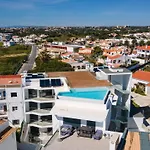 Dream Apartment W/Pool & Balcony By Lovelystay
