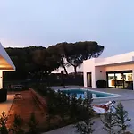 Valverde 2 Villa, Vilamoura, Algarve, Only 5 Minutes From Marina, Golf And Beach
