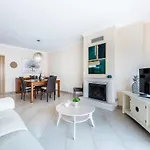 Uptown Lovers Apartment By Seewest