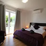 Cabanas Garden - Stunning 2 Bedroom Apartment - Communal Pool - 2 Minuts Walking To The River