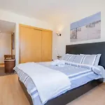 Marina Retreat - An Exquisite 2 Bedroom Apartment On The Lagos Marina