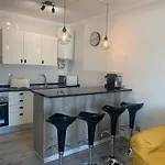 Vaumar Apartment - Pool & Beach