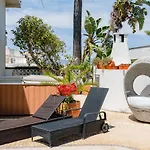 Deluxe 4Bdr House W/ Pool By Lovelystay