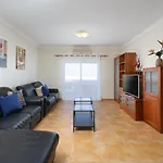 Comfy 4Bdr Apartment In Portimao By Lovelystay