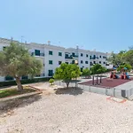 Casa Do Lagar 2Bdr - 4 Mins Walk Train Station - Quiet - Balcony - Wi-Fi