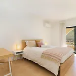 Salgados Sunny Beach Apt - 7 Min Walk From Beach