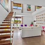 Central Algarve Duplex Retreat With Garden & Pool