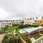 Glamour Apartment With Pool