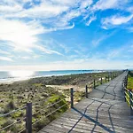 Salgados Sunny Beach Apt - 7 Min Walk From Beach