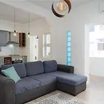 B-Spot Apartment By Lovelystay