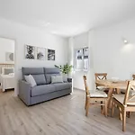 Old Town Apartments Sea View