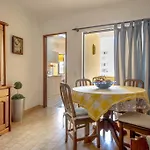Cozy Apartment Near The Beach