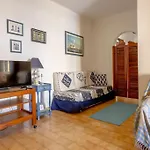 Cozy Apartment Near The Beach