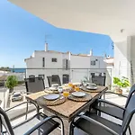 Stunning 3 Bdr Flat W/ Rooftop Pool By Lovelystay