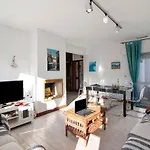 Good Wave House