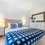 Serene Ocean 1 Bdr Apartment With Patio By Lovelystay