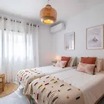 Flat With Ac, Wifi, Netflix, Balcony - 3 Min From The Beach