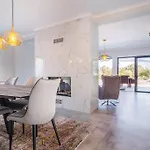 Luxurious 4Bedroom Villa Retreat