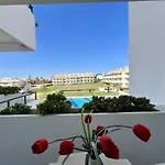 Armacao De Pera Brightness 3 With Pool By Homing