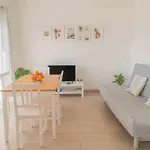 Villa Rosa By The Beach