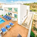 Villa Aventura