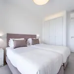 Oasis Mar 2 Bdr Apartment W/ Pool By Lovelystay