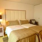 Charming House In Olhos De Agua With Shared Pool