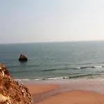 Praia Da Rocha, Vila Rosa, T1, Piscinas, Parqueamento E Internet By Ig