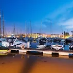 B38 - Tamar & Patio