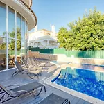 Villa Redonda Jacuzzi Heated Pool